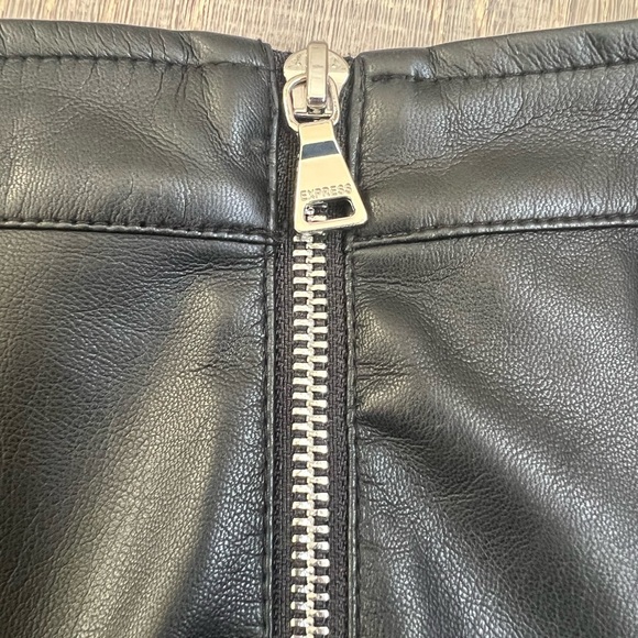 Express, Leather Mini Skirt, Size 00 - Picture 4 of 5